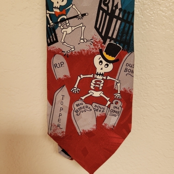 Hallmark Celebrations Skeleton Print Tie - Picture 3 of 4